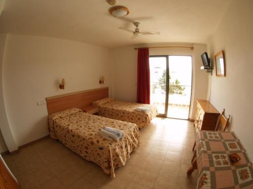 Apartamentos Mar Bella Es Cana Esterno foto