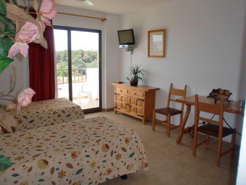 Apartamentos Mar Bella Es Cana Esterno foto