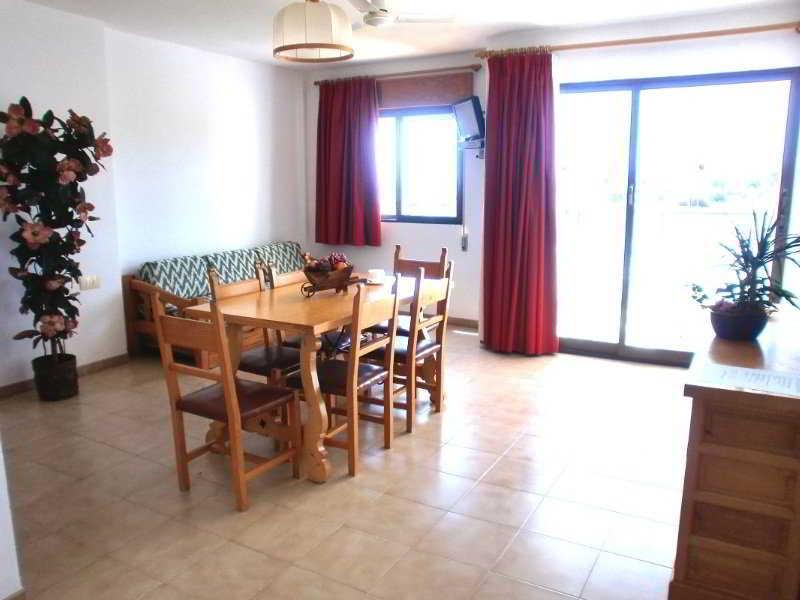 Apartamentos Mar Bella Es Cana Esterno foto